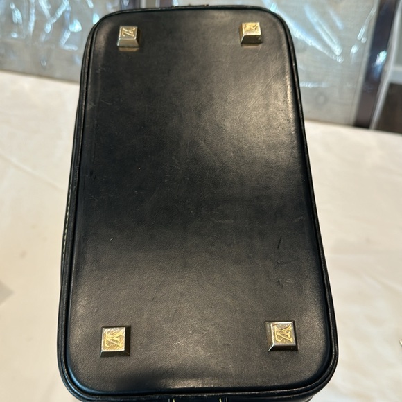 Authentic Louis Vuitton Suhali PM bag - Picture 7 of 13